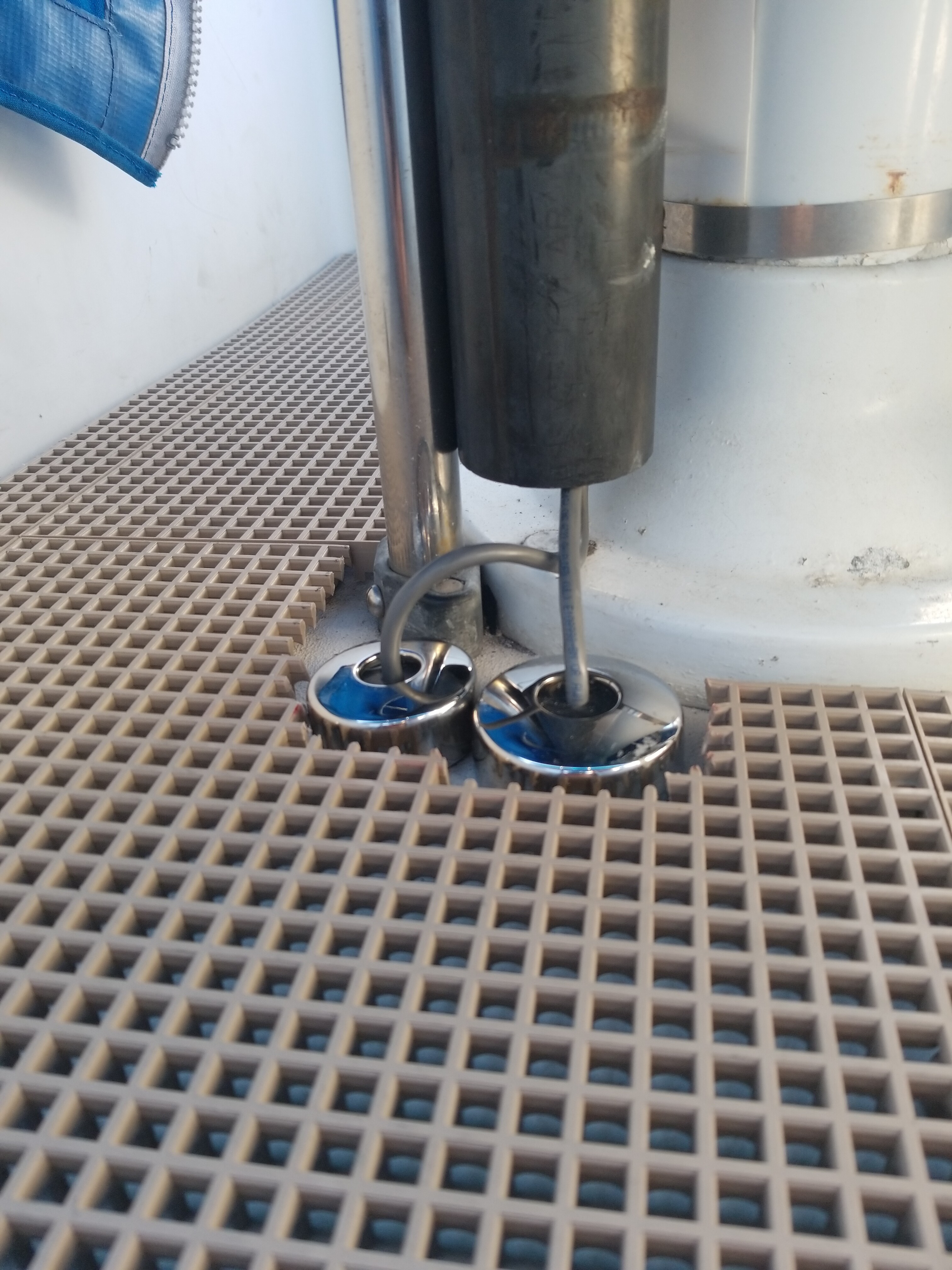 21, 10-18-2022, cover.jpg